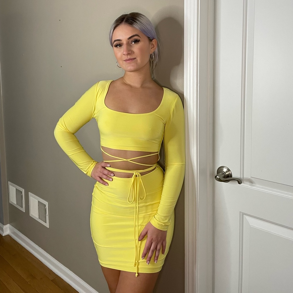Yellow adjustable mini dress from Fashion Nova. Size small. Great condition.